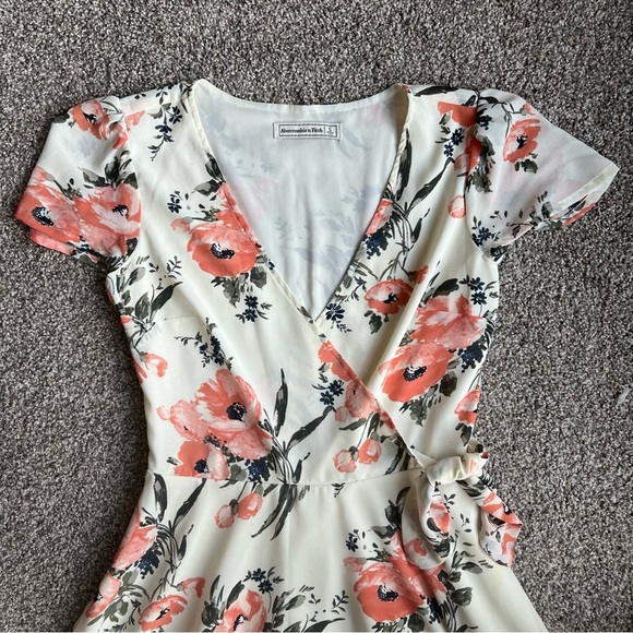 Abercrombie & Fitch White/Pink Floral Faux Wrap Mini Dress, Size Small - Picture 2 of 9